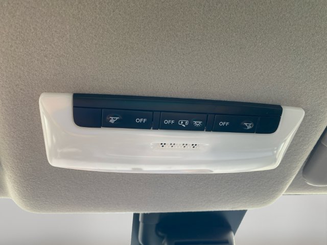 Used 2025 Nissan Versa SV FWD image 26