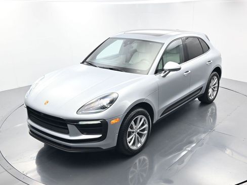 Used 2022 Porsche Macan image 35