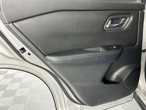 Certified 2024 Nissan Rogue SV FWD image 30