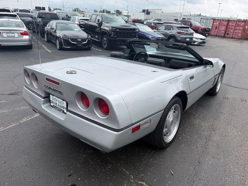 Used 1988 Chevrolet Corvette Convertible RWD image 11