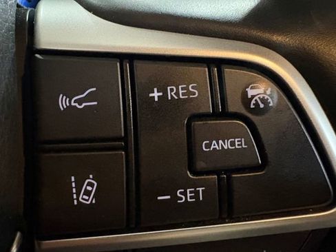 Used 2024 Toyota Highlander Platinum image 19