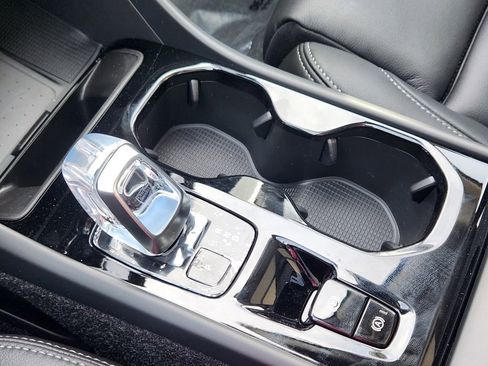 New 2025 Volvo XC40 B5 Ultra w/ Climate Package image 15