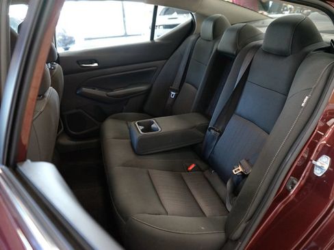 Used 2024 Nissan Altima 2.5 SV FWD image 44