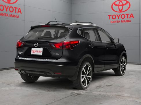 Used 2018 Nissan Rogue Sport SL w/ SL Premium Package image 2