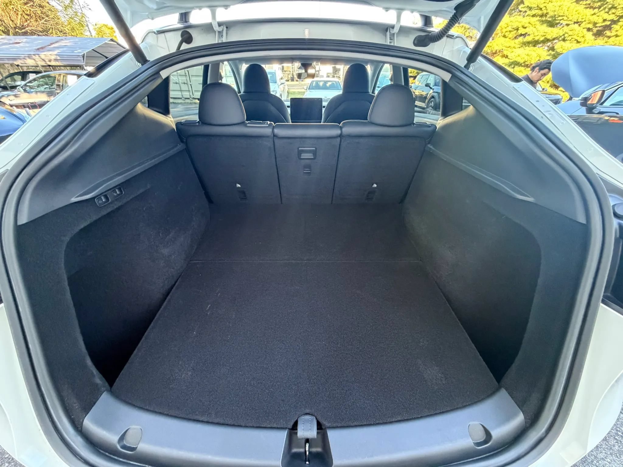 Used 2022 Tesla Model Y Long Range AWD/4WD image 18