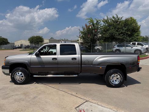 Used 2005 Chevrolet Silverado 3500 LT w/ Heavy-Duty Power Package AWD/4WD image 52