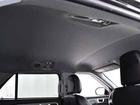 Used 2023 Ford Explorer XLT w/ Equipment Group 202A image 18