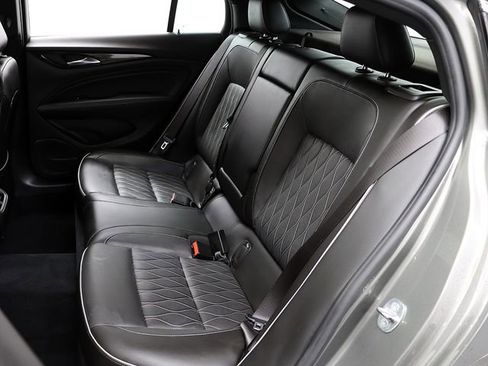 Used 2019 Buick Regal Avenir w/ Driver Confidence Package II image 11