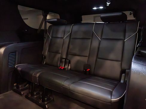 Used 2023 Cadillac Escalade ESV Sport AWD/4WD image 10