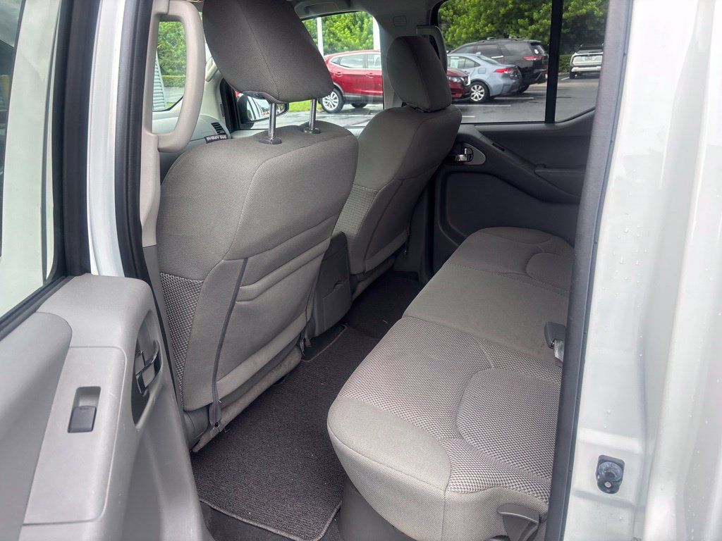 Used 2020 Nissan Frontier SV w/ Midnight Edition Floor Mats RWD image 14