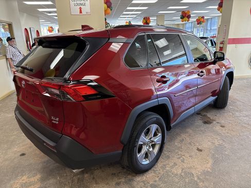 Used 2023 Toyota RAV4 XLE w/ Convenience Package image 10
