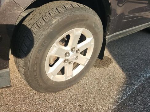 Used 2016 GMC Acadia SLE AWD/4WD image 2