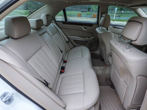 Used 2016 Mercedes-Benz E 350 4MATIC Sedan image 36