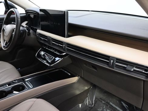 Certified 2024 Lincoln Corsair Grand Touring w/ Equipment Group 301A AWD/4WD image 15