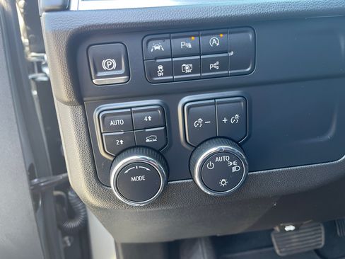 Used 2025 Chevrolet Tahoe LT AWD/4WD image 10