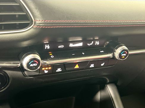 Used 2022 MAZDA MAZDA3 s image 26