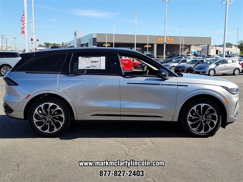 New 2026 Lincoln Nautilus Reserve image 2