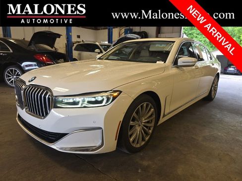 Used 2022 BMW 740i w/ Premium Package RWD image 1