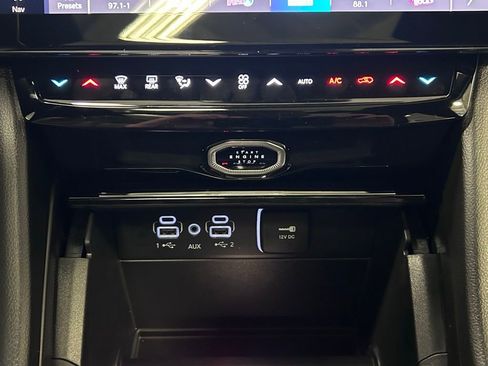 New 2026 Jeep Grand Cherokee L Limited AWD/4WD image 17