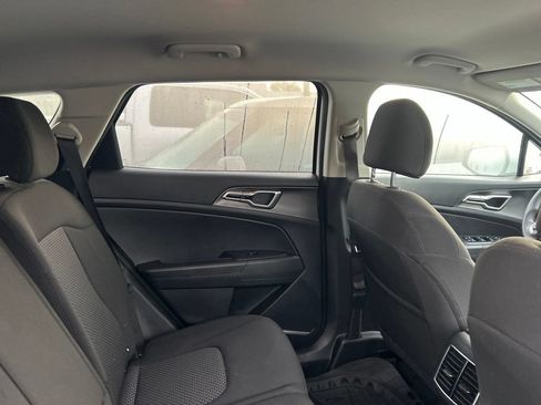 Used 2024 Kia Sportage LX AWD/4WD image 11