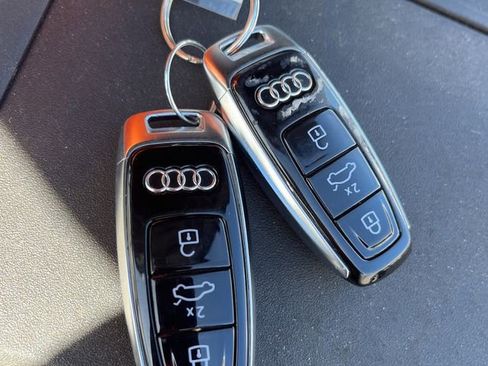 Used 2023 Audi SQ7 Prestige image 9