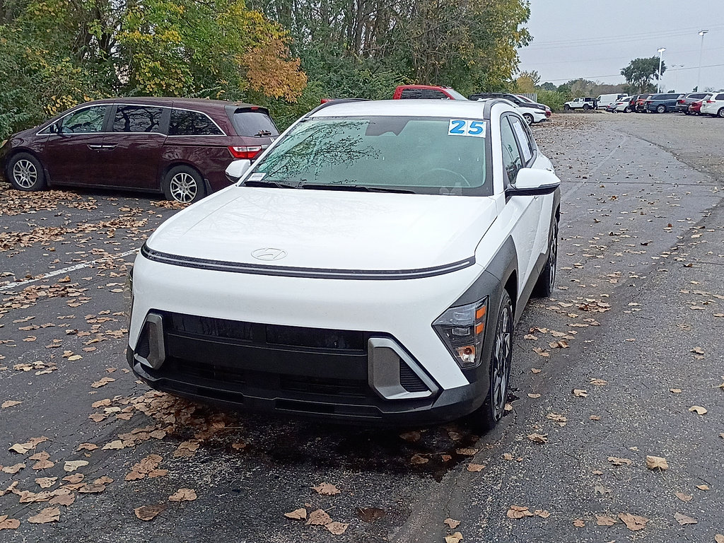 Used 2025 Hyundai Kona SEL FWD image 7