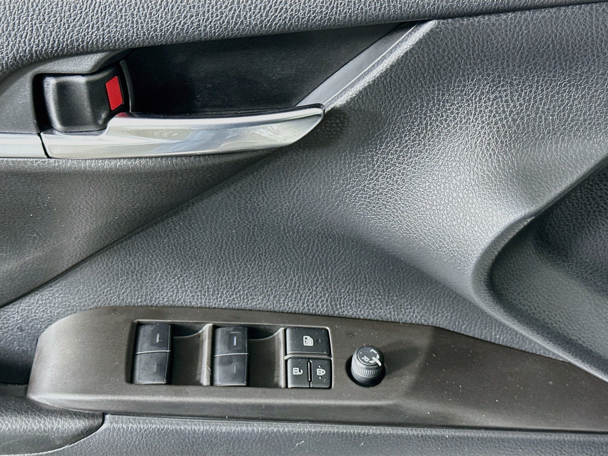 Used 2022 Toyota Camry SE w/ Audio Upgrade Package FWD image 15