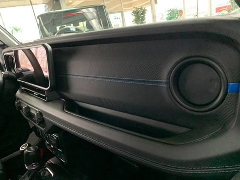 Used 2025 Jeep Wrangler Unlimited Rubicon 4xe w/ Convenience Group image 18