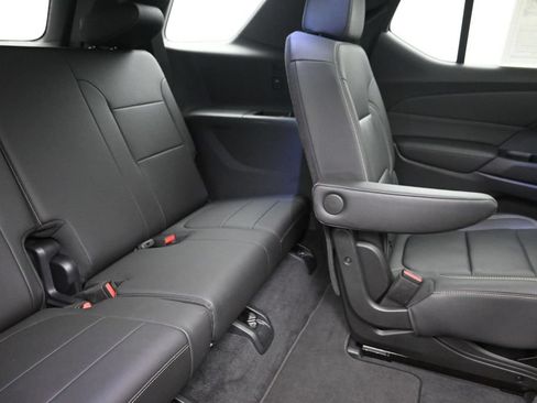 Used 2023 Chevrolet Traverse LT w/ LT Premium Package AWD/4WD image 11