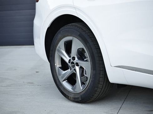 Certified 2026 Genesis GV70 2.5T image 6