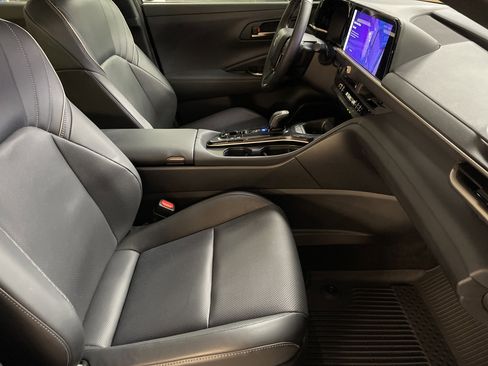 Used 2025 Toyota Crown XLE image 34