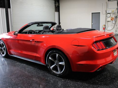 Used 2016 Ford Mustang Convertible w/ Equipment Group 051A RWD image 30