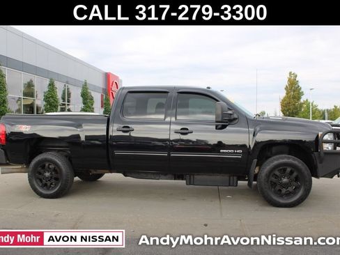 Used 2014 Chevrolet Silverado 2500 LT w/ Interior Plus Package AWD/4WD image 6