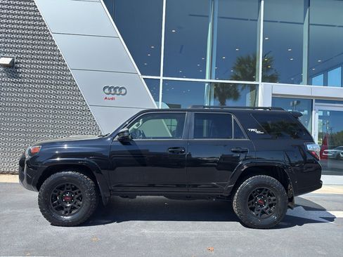 Used 2020 Toyota 4Runner TRD Off-Road image 3