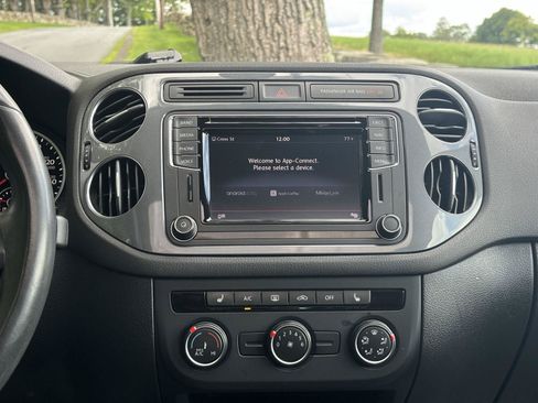 Used 2016 Volkswagen Tiguan SE AWD/4WD image 7