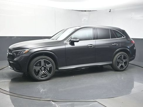 Used 2026 Mercedes-Benz GLC 300 image 4