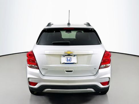 Used 2020 Chevrolet Trax LT w/ LT Convenience Package FWD image 6