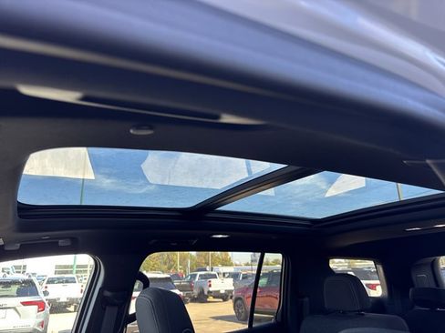 New 2026 Chevrolet Traverse LT w/ Enhanced Driving Package image 19