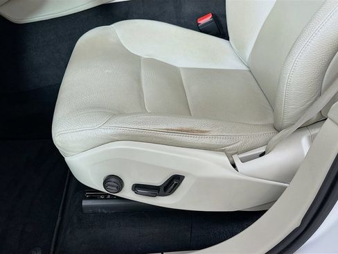 Used 2020 Volvo XC90 T5 Momentum w/ Protection Package Premier FWD image 9
