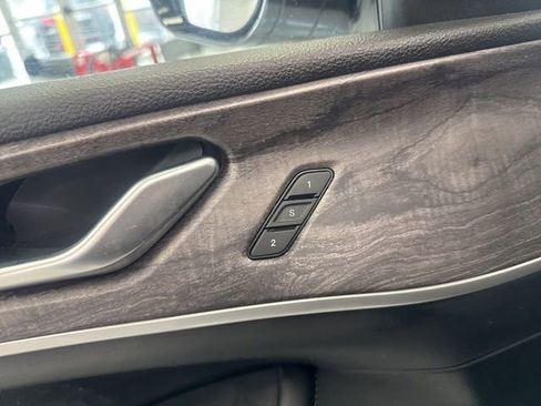 Used 2023 Jeep Grand Cherokee Limited AWD/4WD image 19