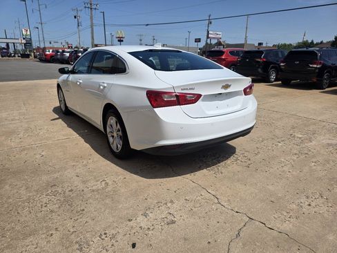 Used 2025 Chevrolet Malibu LT FWD image 6
