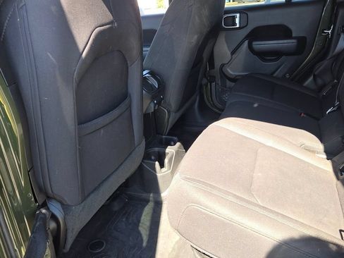 Used 2022 Jeep Gladiator Sport AWD/4WD image 6