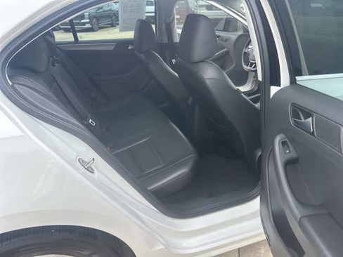 Used 2018 Volkswagen Jetta SE FWD image 21
