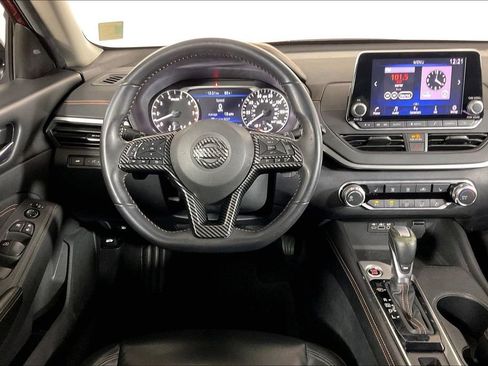 Used 2021 Nissan Altima 2.5 SR w/ SR Premium Package image 4