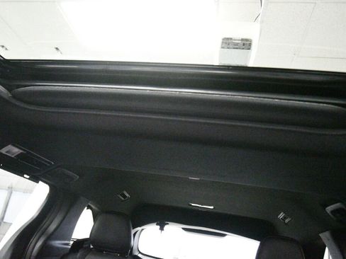 Used 2025 Toyota Sienna Platinum AWD/4WD image 20
