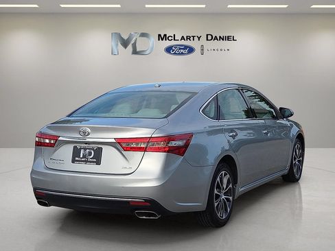 Used 2018 Toyota Avalon XLE Premium FWD image 5