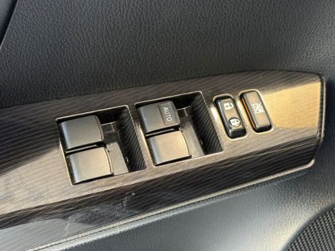 Used 2018 Toyota RAV4 SE w/ Power Extra Value Package FWD image 13