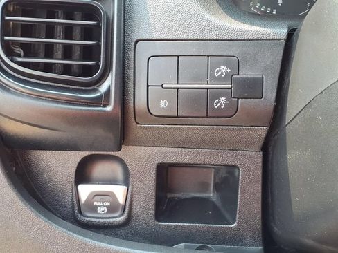 Used 2025 RAM ProMaster 2500 w/ Convenience Group FWD image 12
