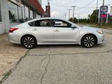 Used 2016 Nissan Altima 2.5 SV w/ Convenience Package image 2