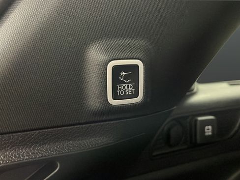 Used 2024 Jeep Grand Cherokee Limited AWD/4WD image 29